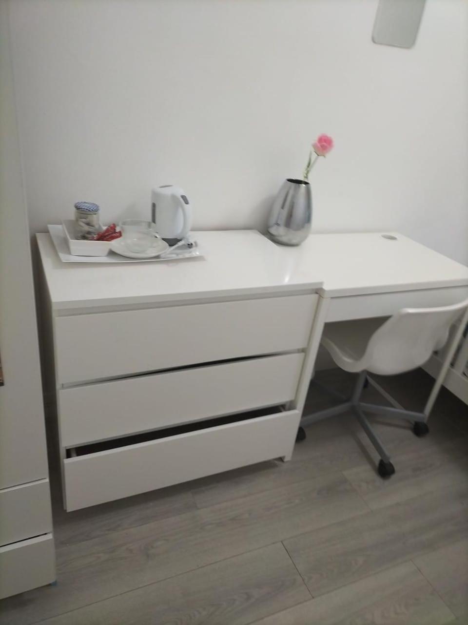 Comfortable Double Bed Located Near City Centre, Suitable For Contractors Health Care Professionals Or Long Business Stays In Coventry Or Delightful Holidays In Coventry Or Within The West Midlands Area Free Wifi Tea And Coffee Provided Exterior foto
